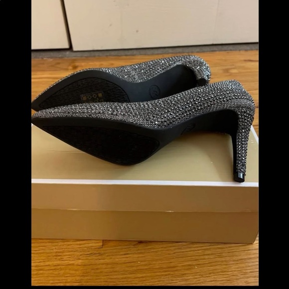 New in box … Michael Kors heels 7.5 - Picture 9 of 16